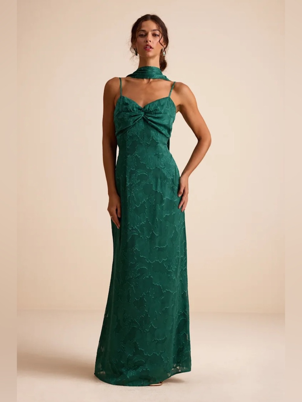 Lulu's Emerald Green Lace Maxi Dress with Neck Scarf

BRAND NEW - NEVER WORN!
